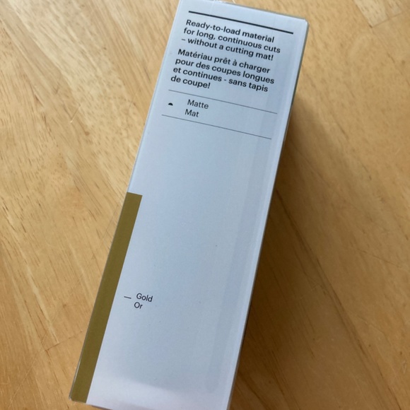 New Cricut Joy Smart Vinyl Matte Gold Removable 5.5” x 48” 1 Roll - Picture 2 of 4